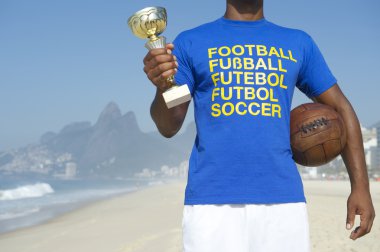 Şampiyon Brezilya Futbol oyuncu kupa ve futbol topu