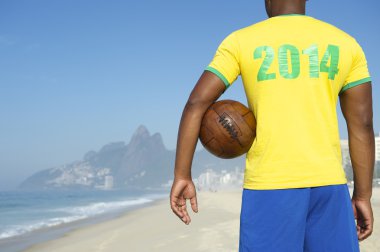 Brezilya 2014 futbol oyuncu Holding futbol topu