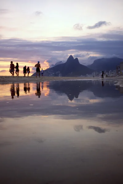 Rio de Janeiro Ipanema Beach natursköna skymning Sunset reflektion — Stockfoto