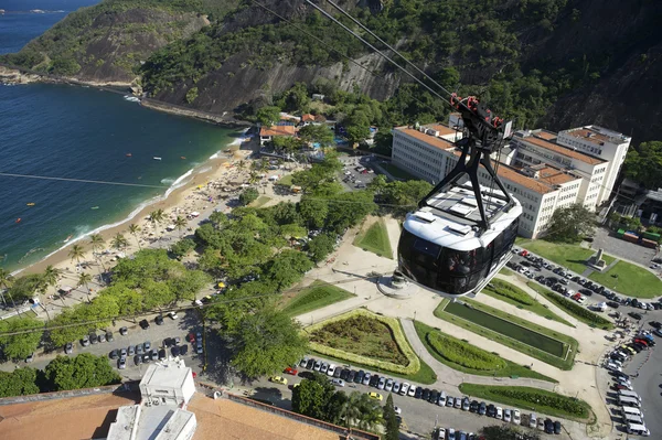 Sugarloaf Pao de Acucar βουνό τελεφερίκ Ρίο στον ορίζοντα — Φωτογραφία Αρχείου