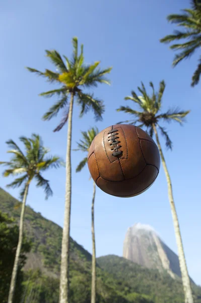 Voetbal Voetbal bal Suikerbroodberg rio de janeiro Brazilië — Stockfoto