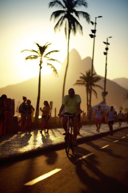 Bisiklet yolu kaldırım Ipanema Plajı Rio de Janeiro Brezilya