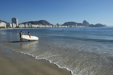 Raket surfboard copacabana rio Brezilya kadar stand
