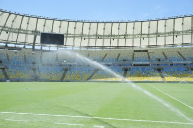 Futbol Futbol Stadyumu fıskiyeleri çim püskürtme