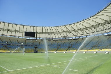 Futbol Futbol Stadyumu fıskiyeleri çim püskürtme