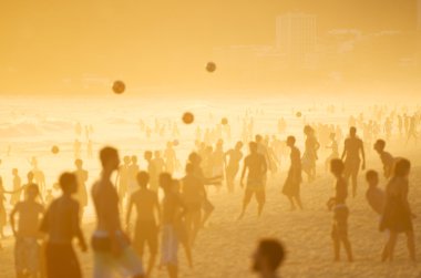 Posto Nove Rio Golden Sunset siluetleri plaj futbolu