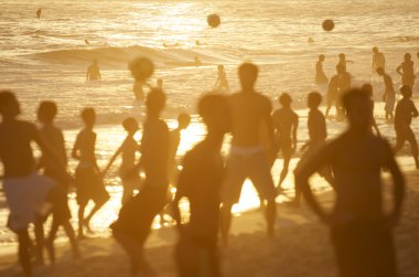 Posto 9 Rio Golden Sunset siluetleri plaj futbolu