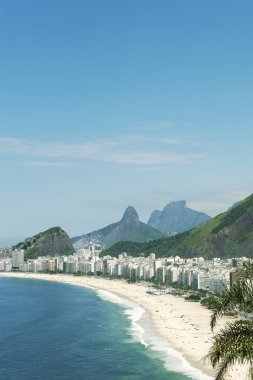Copacabana Plajı rio de janeiro Brezilya skyline havadan görünümü