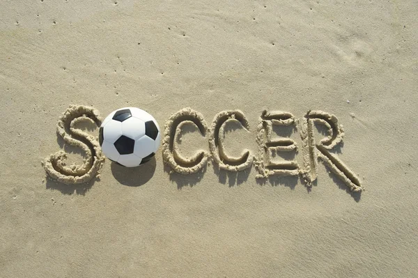 Piłka nożna odręczny piłki nożnej wiadomość piasek plaża — Zdjęcie stockowe