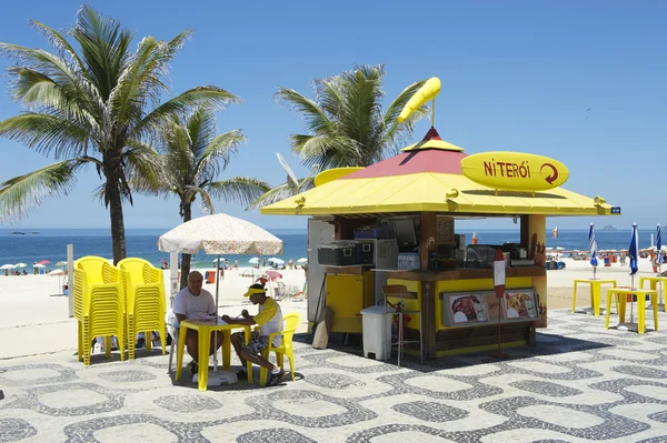 Kiosek promenády pláži Ipanema — Stock fotografie