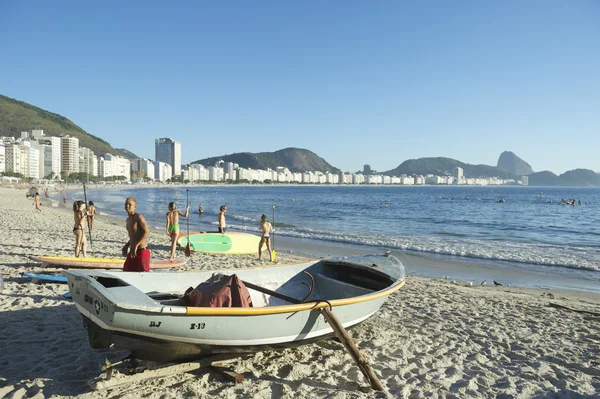 Barco de Pesca Brasileiro Praia de Copacabana Rio — Fotografia de Stock