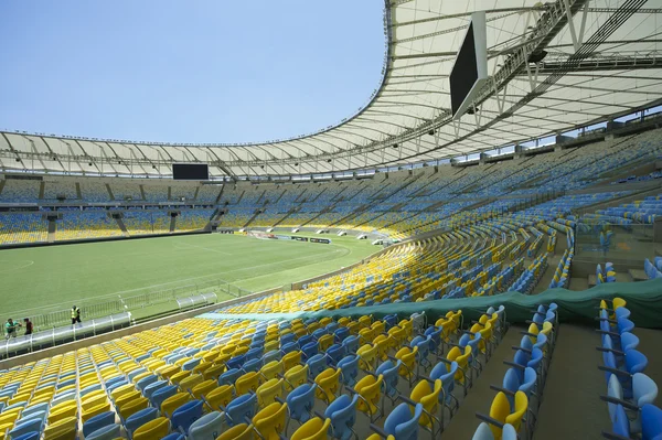 Maracana Futbol Stadyumu oturma ve pitch — Stok fotoğraf