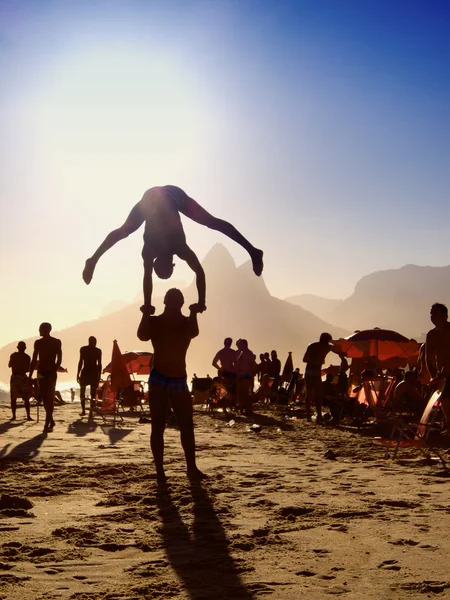 Sunset Flip Silhouettes Rio de Janeiro Brasil – stockfoto