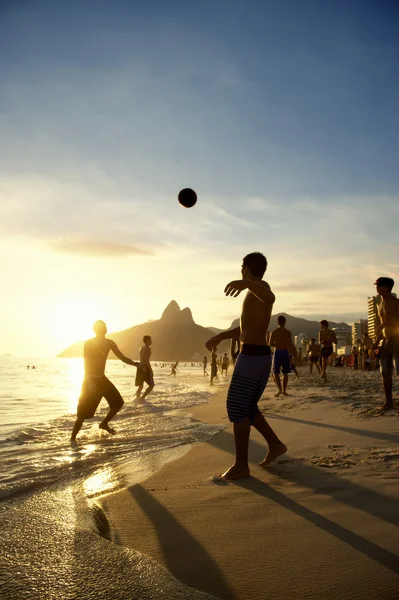 Pantai Ipanema Rio Brazilians Bermain Altinho — Stok Foto