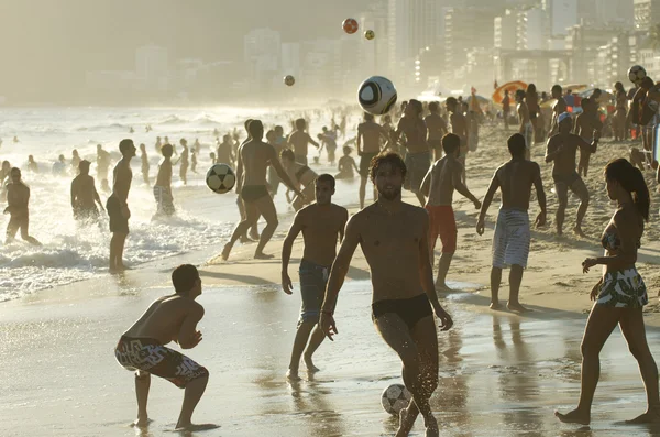 Carioca Brasileiros Jogando Altinho Beach Football — Fotografia de Stock