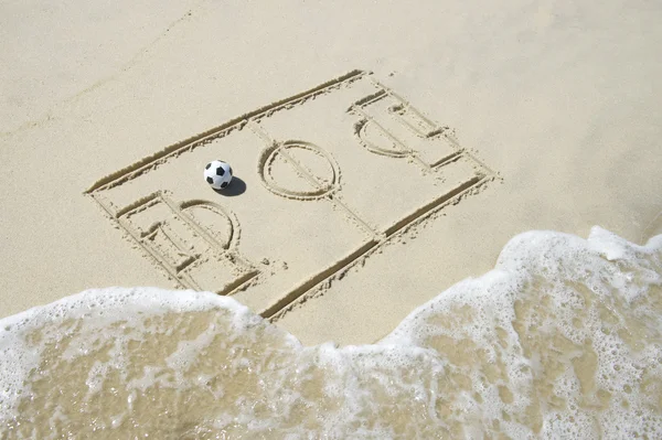 砂のサッカー サッカー ピッチ線の描画 — ストック写真