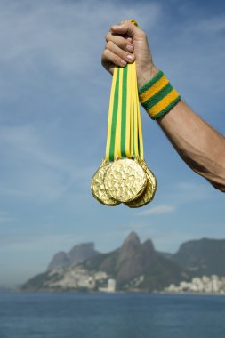 İlk yer atlet Holding madalya Ipanema Plajı Rio