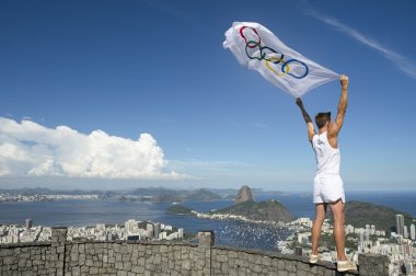 Olimpik atlet bayrak Rio de Janeiro ile