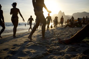 Ipanema Plajı Rio de Janeiro Brezilya günbatımı Silhouettes