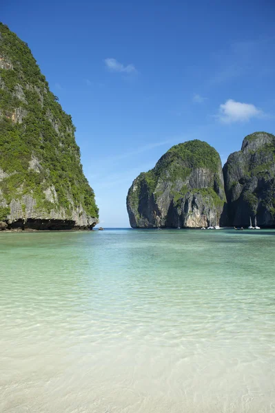 Maya Bay Thailand lege strand rustige ochtend — Stockfoto