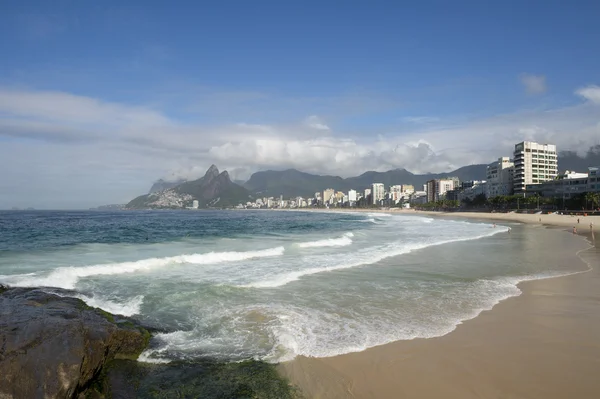 Arpoador ipanema beach rio de janeiro Brazilië skyline — Stockfoto