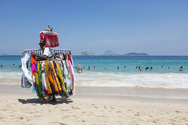 Jurk leverancier Ipanema Beach Rio de Janeiro Brazilië — Stockfoto
