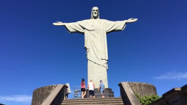 Multidões de turistas que chegam ao Corcovado Rio Brasil — Vídeo de Stock