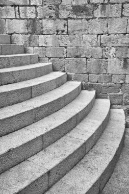 Eski kilise Dubrovnik Hırvatistan, yarım yuvarlak merdiven