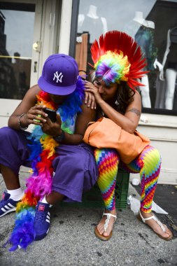 İki Gay Pride Parade Nyc dinlenme