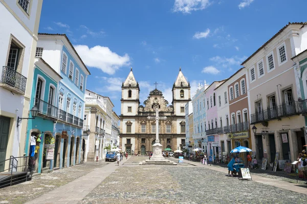 在 pelourinho 萨尔瓦多巴西巴伊亚州的殖民地基督教的十字架 — 图库照片