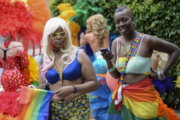 Women in Flamboyant Outfits Gay Pride Parade — 图库照片