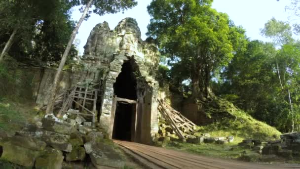 Angkor thom zachodnia brama — Wideo stockowe