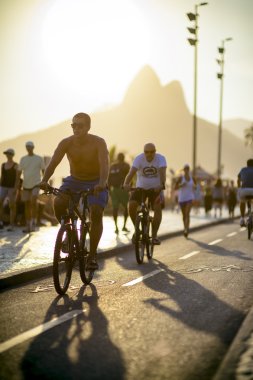 Bisiklet yolu kaldırım Ipanema Plajı Rio de Janeiro Brezilya