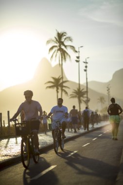 Bisiklet yolu kaldırım Ipanema Plajı Rio de Janeiro Brezilya