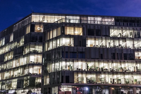 Ventanas Negocio Edificios Oficinas Financieras Por Noche Horas Extras Trabajo —  Fotos de Stock