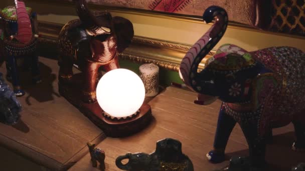 Figurine Elefante Indiano Lampada Decorazione Caffè Simbolo Spirito Potere — Video Stock