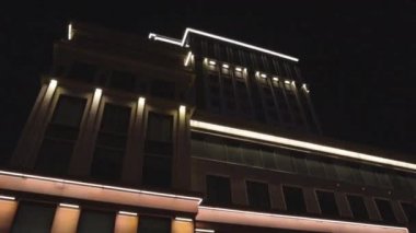 yüksek teknoloji mimari gece aydınlatma kulesi geometri gökdeleni lüks şehir