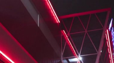 neon aydınlatma yüksek teknolojili geometri binası mimari çizgileri