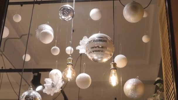 Kerst Speelgoed Ballen Speelgoed Feestelijk Decor Handgemaakte Antieke Gloed Cadeau — Stockvideo