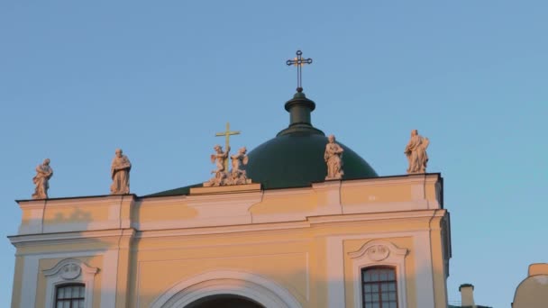 Kościół Katarzyny Figury Czterech Ewangelistów Aniołów Zachód Słońca — Wideo stockowe