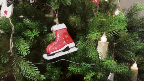 Decoração Natal Ano Novo Presentes Vela Patins Esportes Inverno — Vídeo de Stock