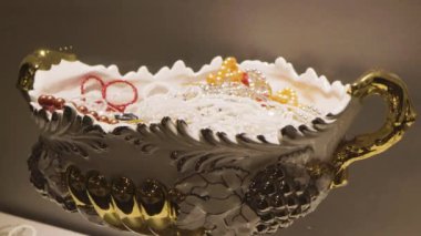 Mücevherler kolyeler inci kaplar moda hediyeler kadınlar için lüks. 