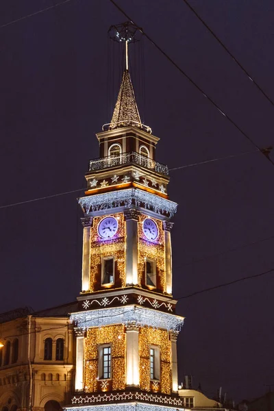 Fabuloso Torre Ano Novo Brilhando Luzes Cidade Nevskiy Petersburg — Fotografia de Stock