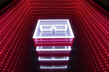 Neon tabelalı gözlük mağazası ücretsiz muayene gözlüğü çerçevesi 