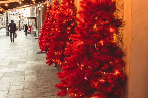 Rua Café Decorações Árvore Natal Parede Cidade Construção — Fotografia de Stock