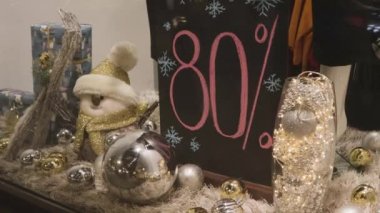 Yeni yıl indirimi hediye kutusu Noel Baba sihirli alışveriş
