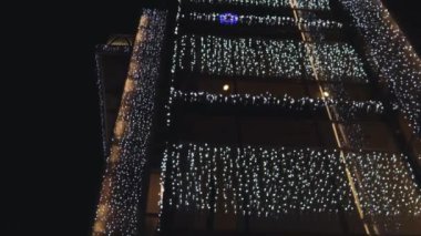 Ofis inşaatı yılbaşı dekorasyon aydınlatma işi hafta sonları iş