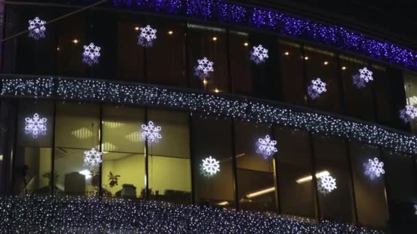 Kantoorgebouw Toren Kerst Decoratie Verlichting Het Weekend Werk — Stockvideo