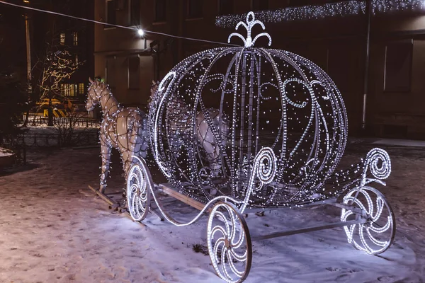 Fabulosa Carruagem Brilhante Cavalo Iluminação Decoração Nova Viagem Mágica Ano — Fotografia de Stock