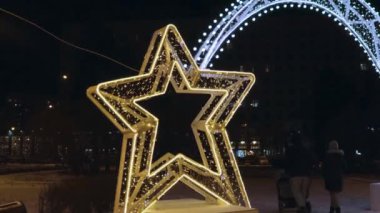Yıldız Kemeri Parkı 'nın Yeni Yıl sokak dekorasyonları 